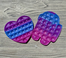 Load image into Gallery viewer, Robot or Heart Color Changing Pop It
